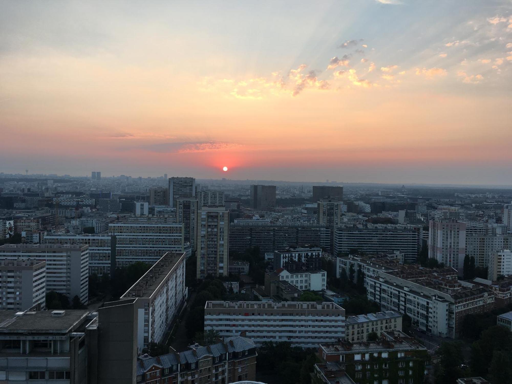 Le 300 By Happynoworry * Parijs